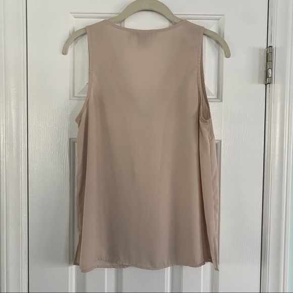 Sleeveless blouse - Picture 2 of 2